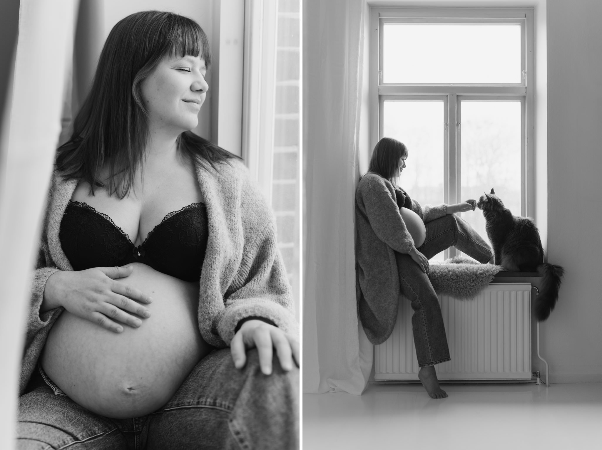 Svart-vitt foto på gravid kvinna sittande med katt i fönster under en gravidfotografering i Helsingborg. 